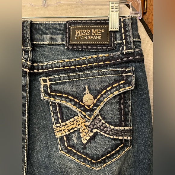 Miss Me jeans- size 29- Boot cut - Picture 2 of 4